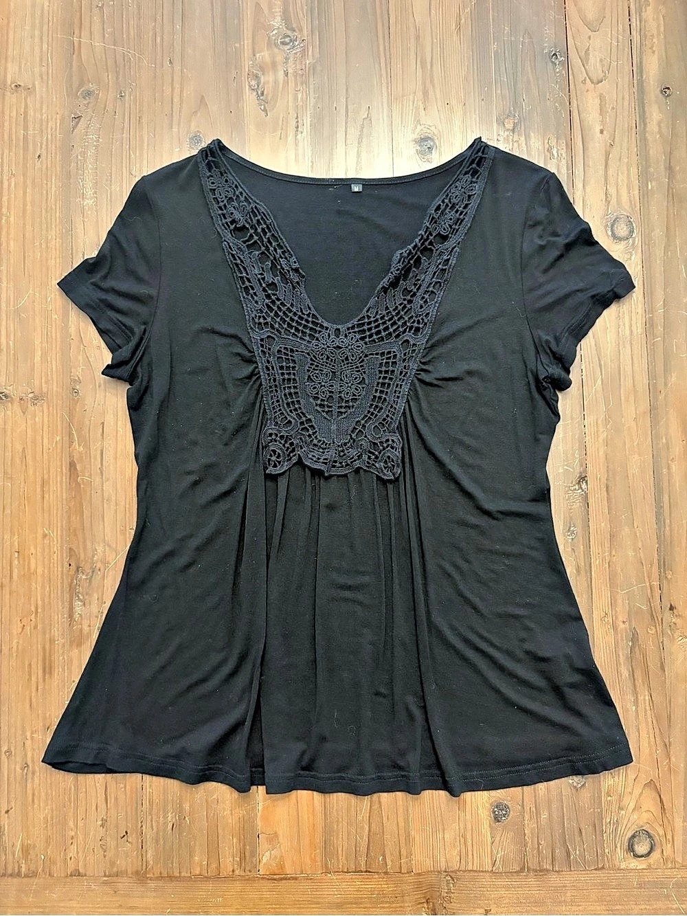 Black Crochet Lace V-Neck Short Sleeve Draped Top Size M EUC
